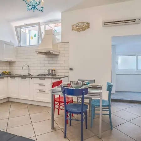 4 Bedrooms In Center Location&view Apartmán *